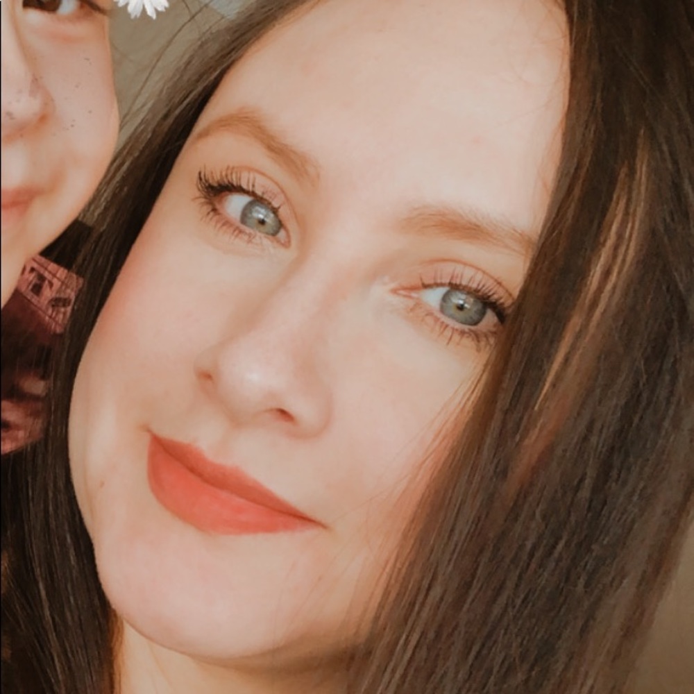 Meet your Posher, Gabriela